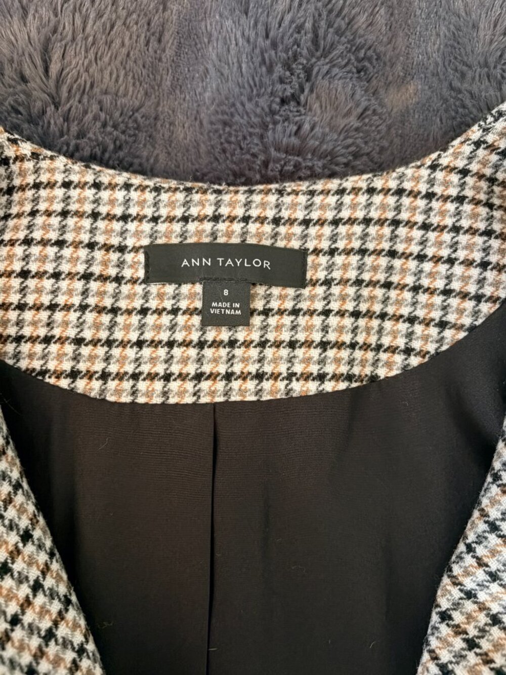 Ann Taylor Houndstooth Tweed Jacket Gold Button Blazer Size 8 Classic Old Money - Picture 7 of 14